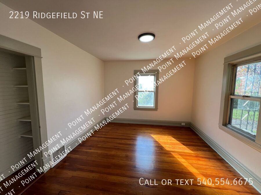 2219 Ridgefield St Ne - Photo 3 of 14
