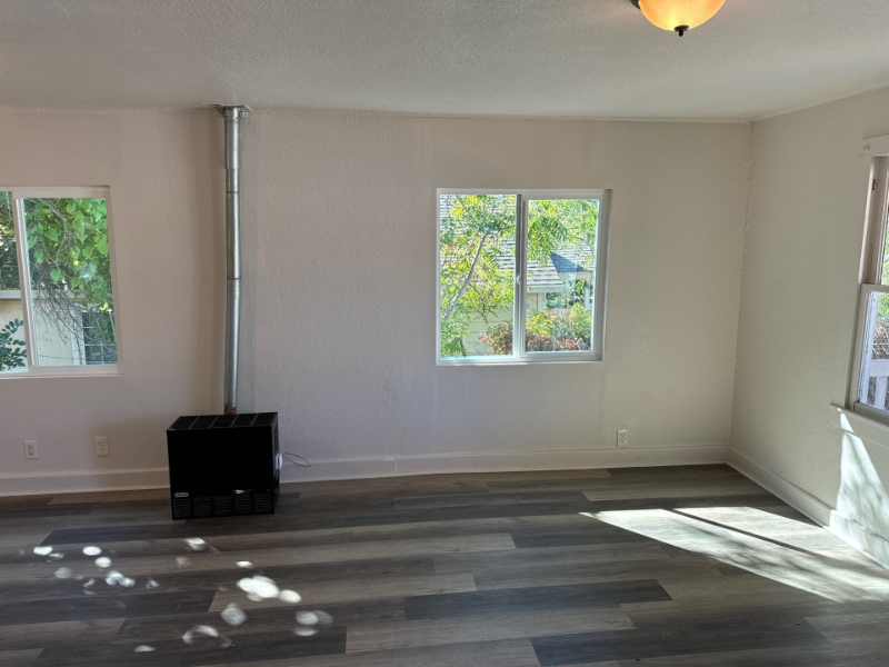 2925 Greenville St - Photo 3 of 8