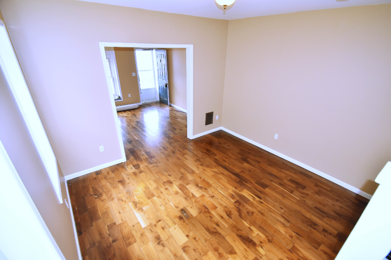 304 N Heller Ave - Photo 3 of 11