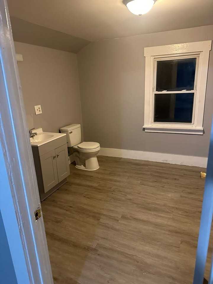 111 S Roosevelt Ave - Photo 2 of 5