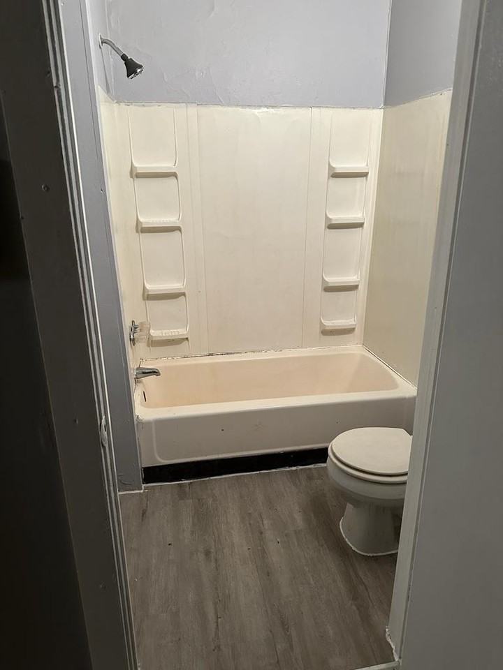 111 S Roosevelt Ave - Photo 3 of 5