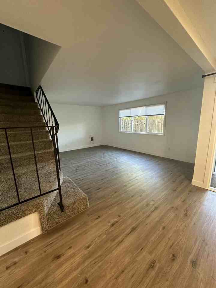 605 Andrew Street, Unit B - Photo 7 of 13