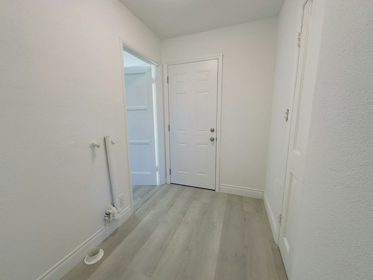 233 East Nicolet Street, Unit 233 - Photo 5 of 6
