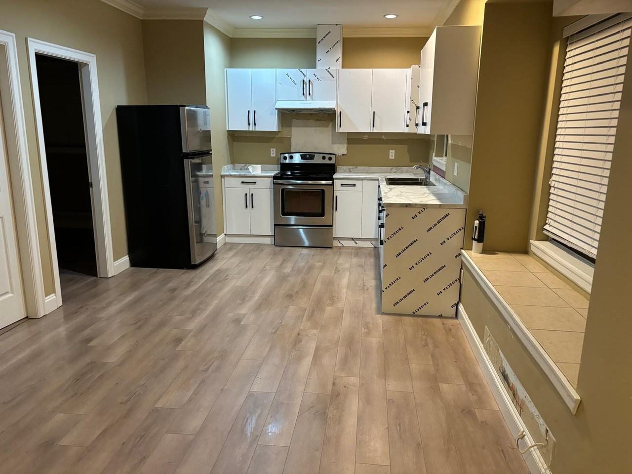 5966 131a St #1 - Photo 3 of 28