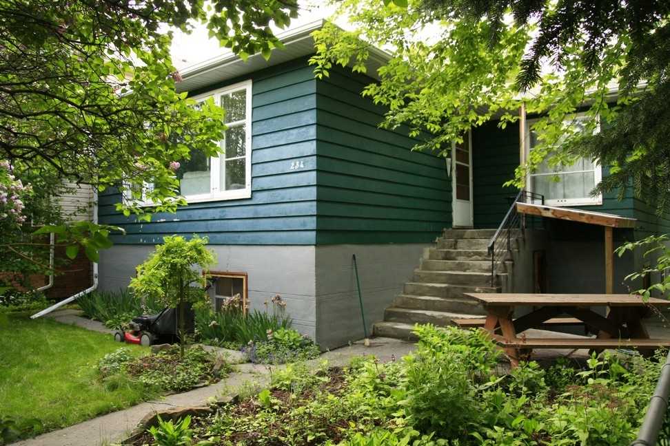 234 20 Ave Nw - Photo 2 of 23