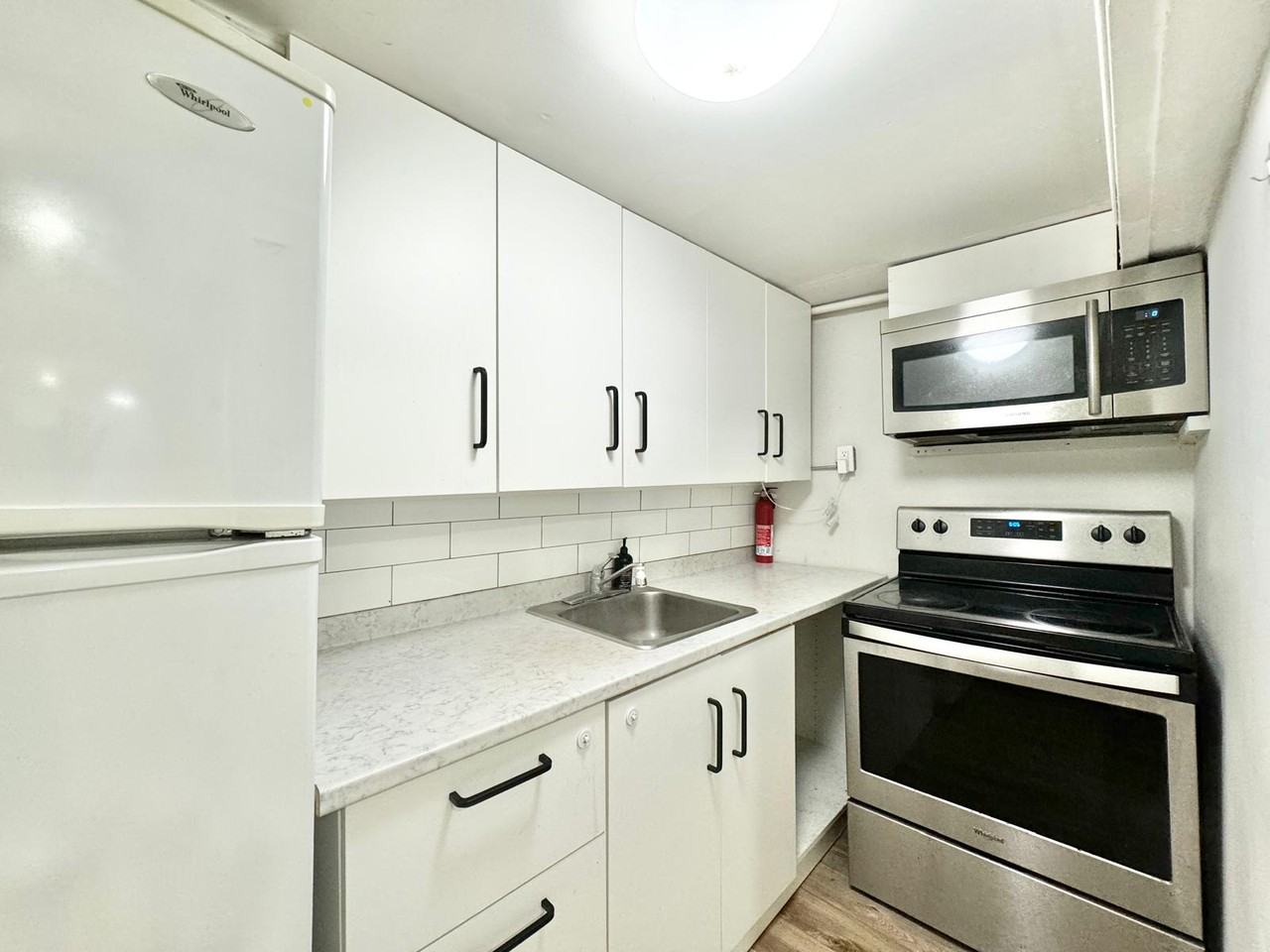 20 Vine St S Lowr - Photo 2 of 10