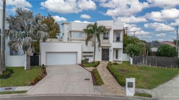 featured image of 309 N Mockingbird Ave