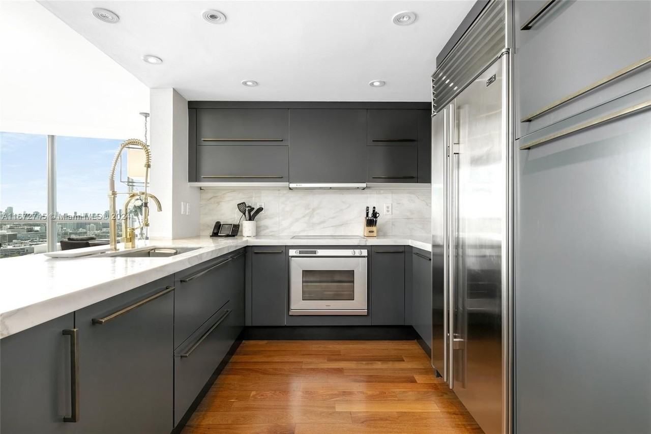 101 20th St #2706 - Photo 3 of 22