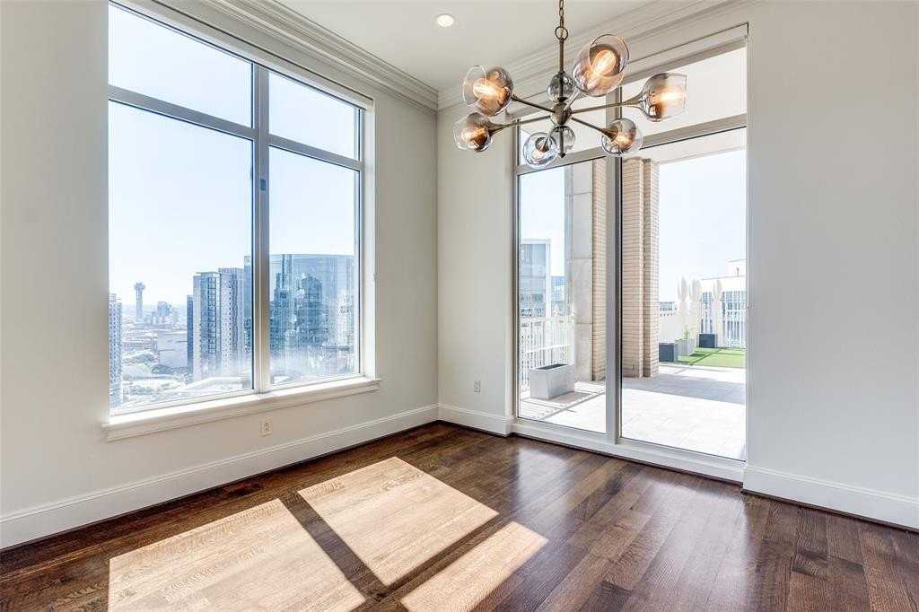 2555 N Pearl St #2001 - Photo 4 of 36