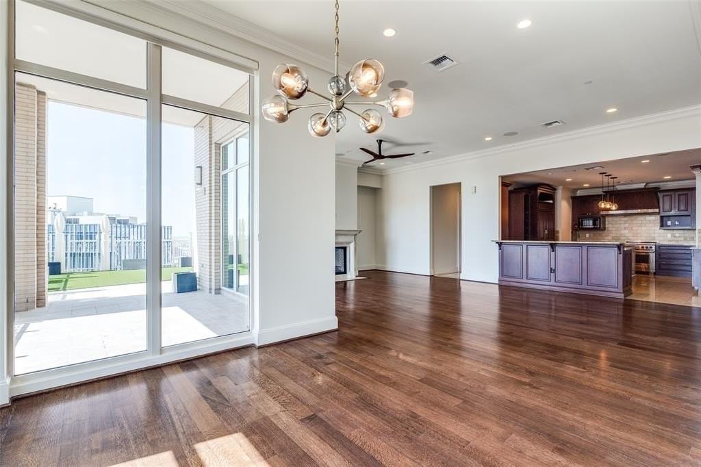 2555 N Pearl St #2001 - Photo 5 of 36