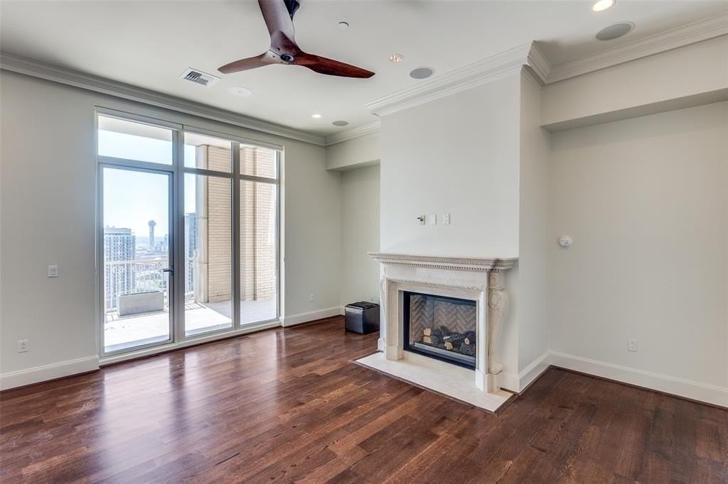 2555 N Pearl St #2001 - Photo 7 of 36