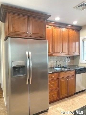 288 Whittier Ave - Photo 3 of 18