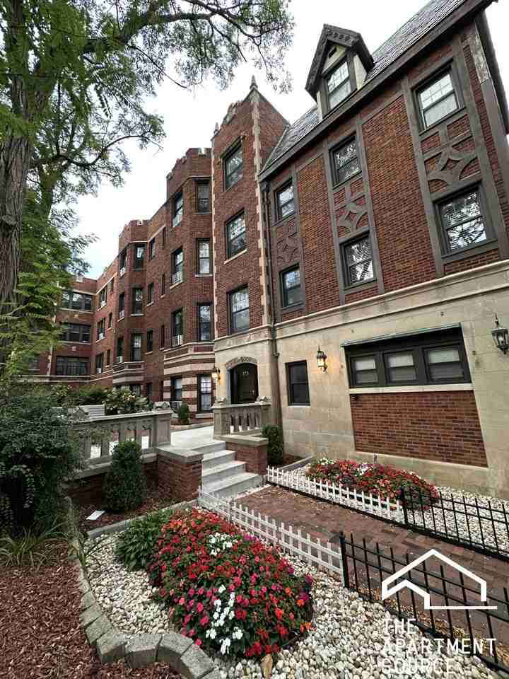 373 Hazel Ave #B5 - Photo 3 of 3