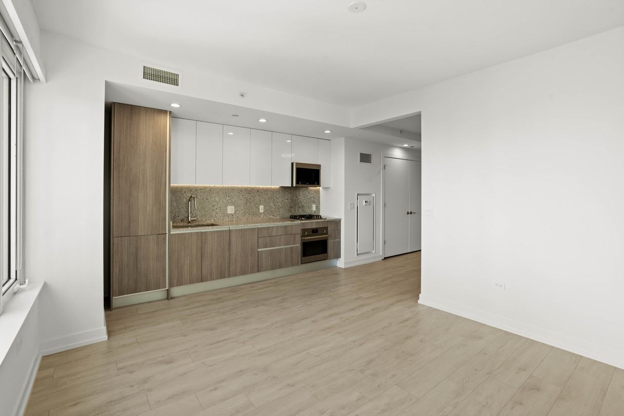 1140 N Wells St - Photo 4 of 28