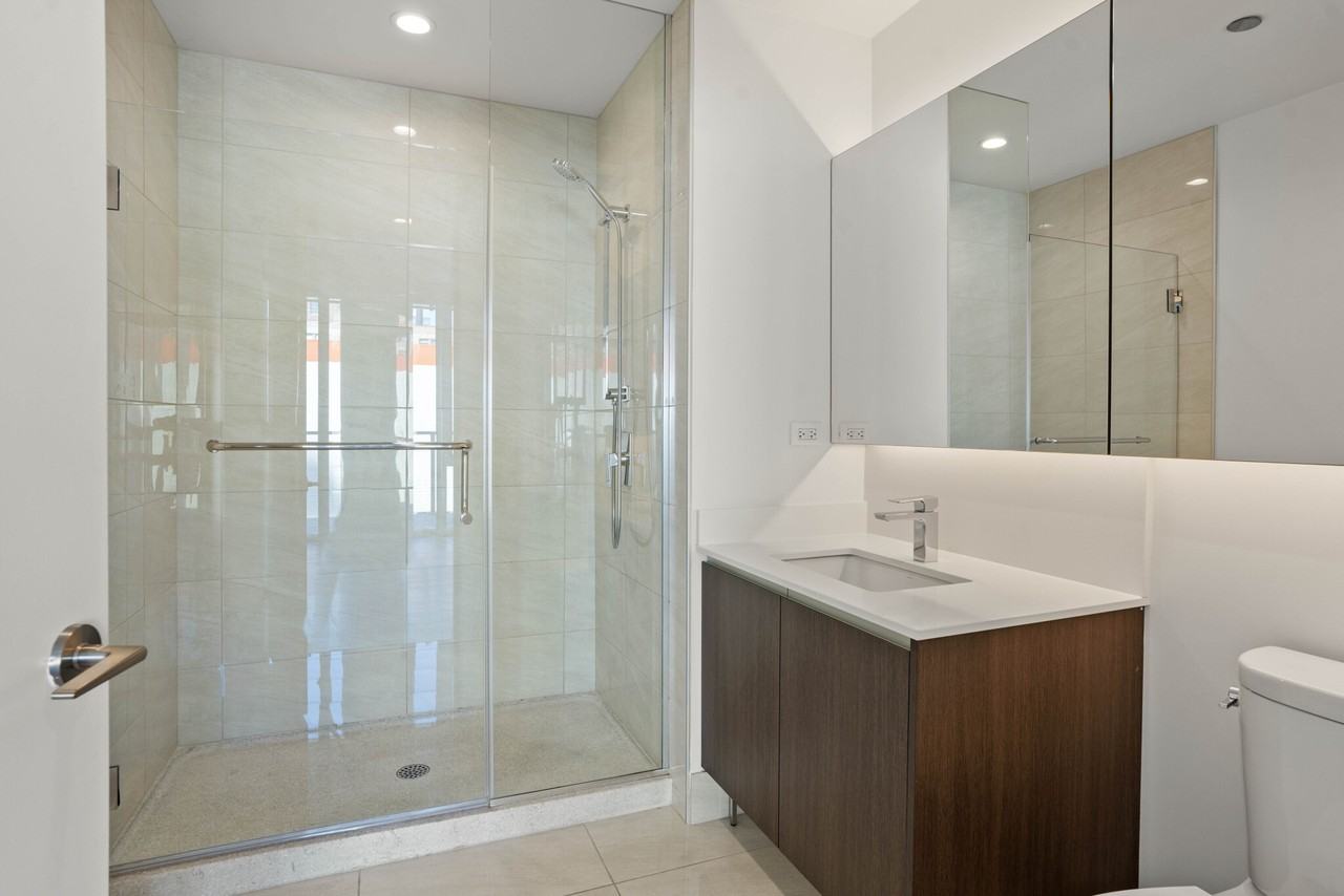 1140 N Wells St #2-2 - Photo 6 of 31