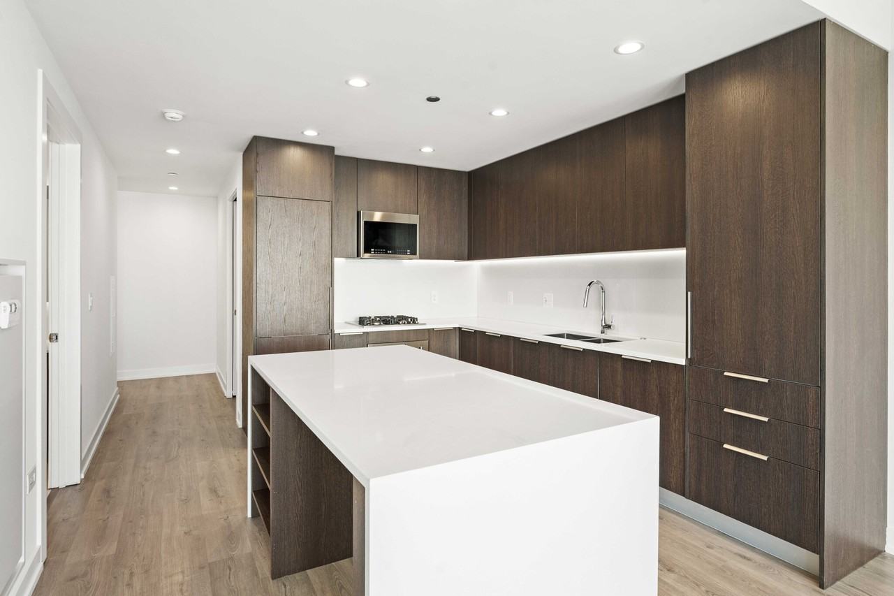 202 W Hill St #1-1DEN - Photo 3 of 24