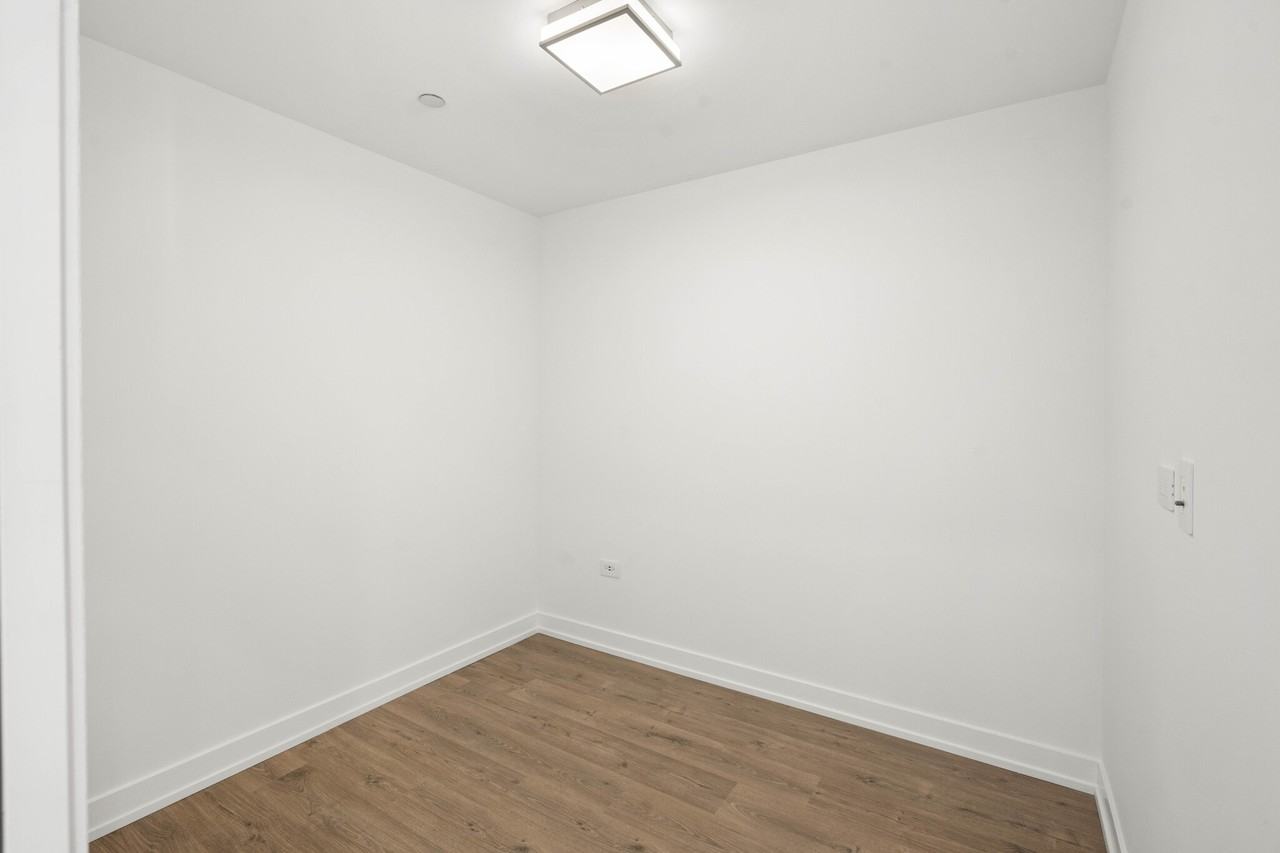 202 W Hill St #1-1DEN - Photo 4 of 24