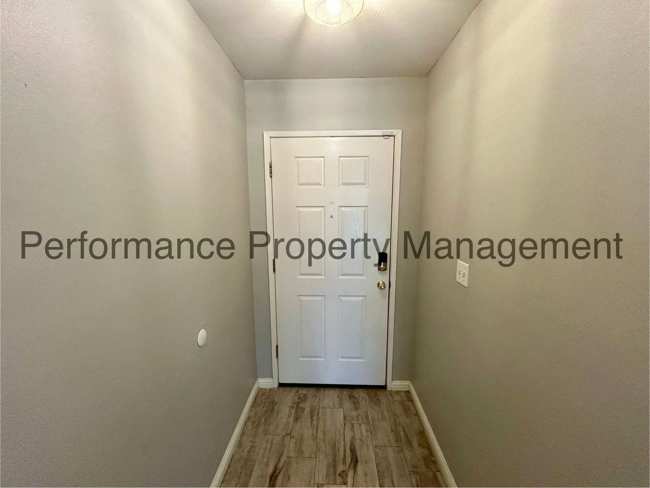 7011 Crossroads Dr - Photo 2 of 23