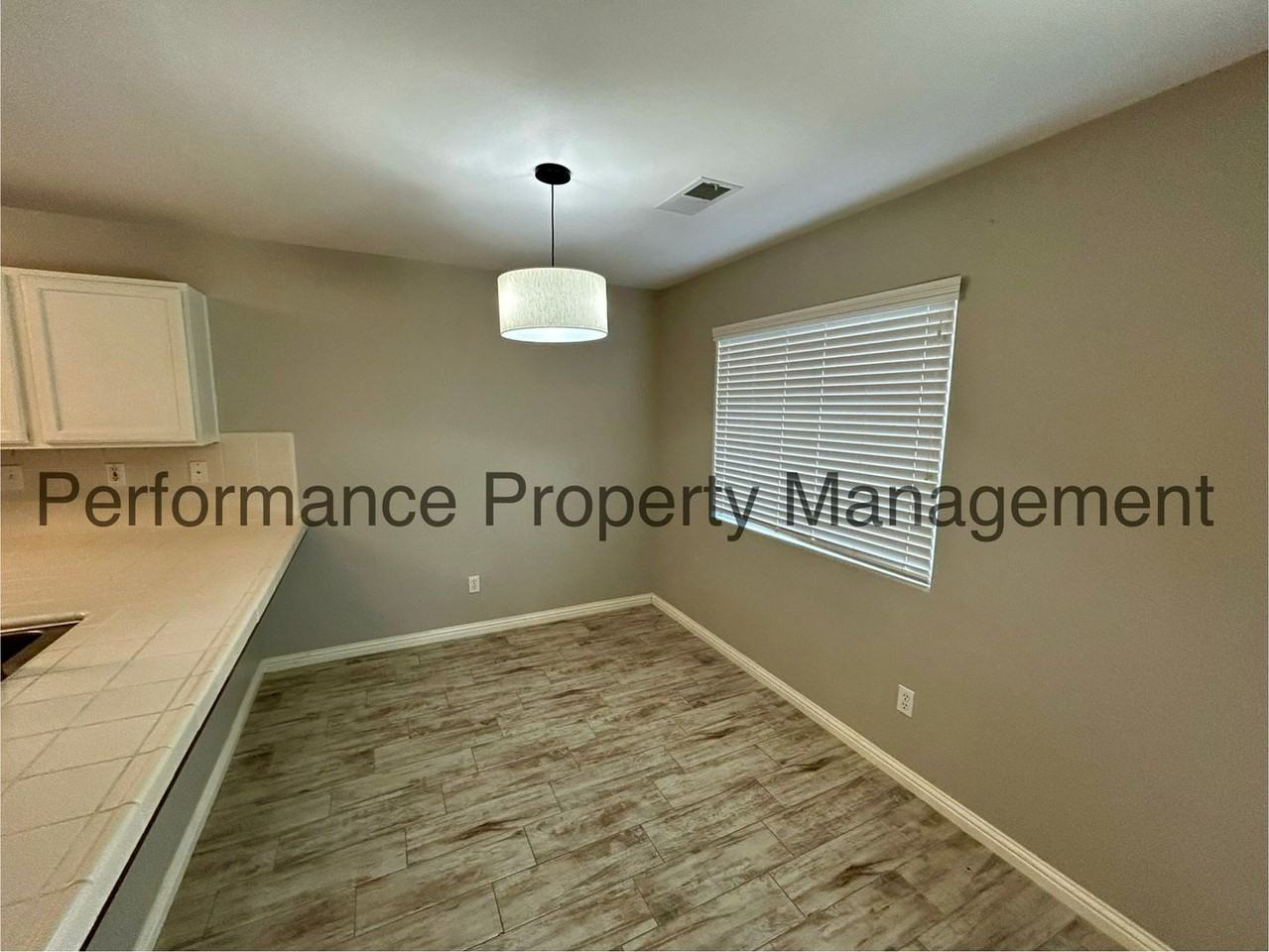 7011 Crossroads Dr - Photo 5 of 23