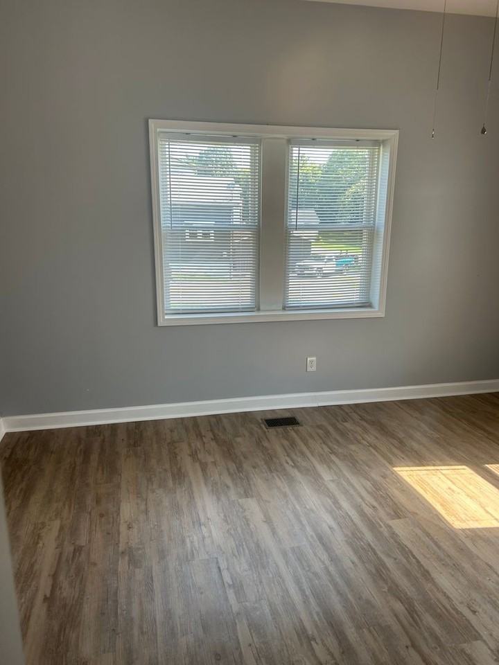 118 Lexington St - Photo 2 of 8