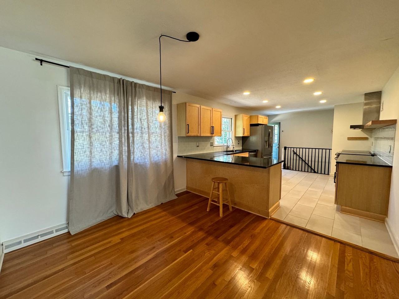 271 Malabu Dr - Photo 3 of 15