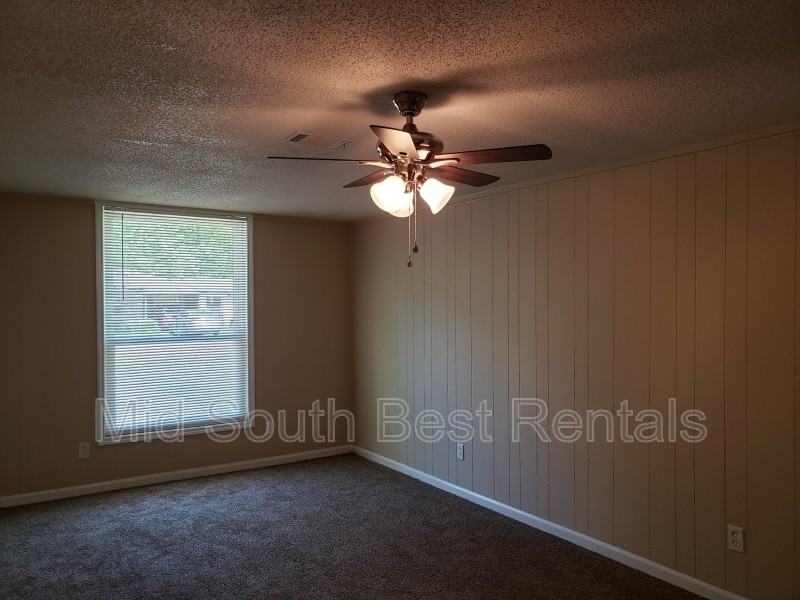 8009 Burnelle Dr - Photo 4 of 8