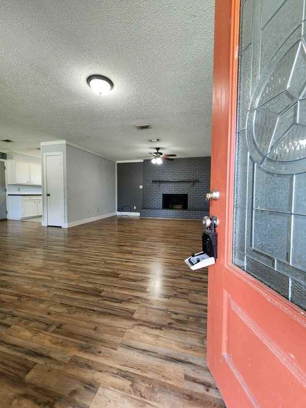 21468 Circle Dr - Photo 3 of 27