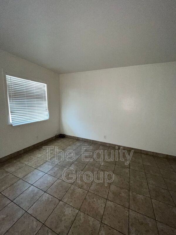 395 N Valencia Blvd - Photo 2 of 15