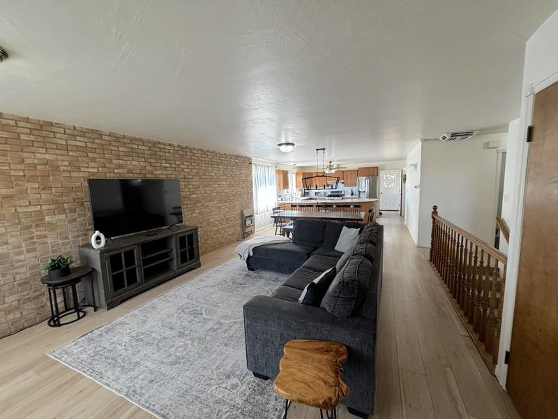 2020 N Blue Mountain Rd - Photo 2 of 32