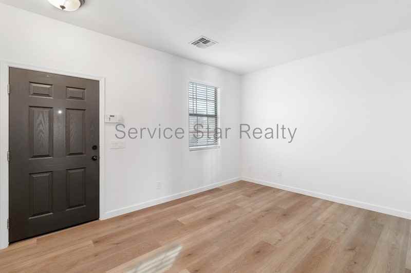 7002 W Irwin Ave - Photo 5 of 25