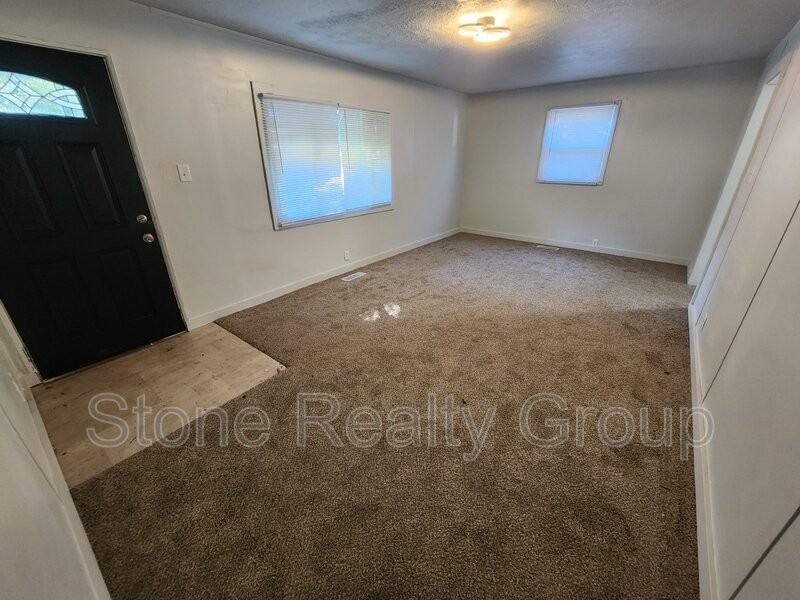 624 View Ave - Photo 2 of 12