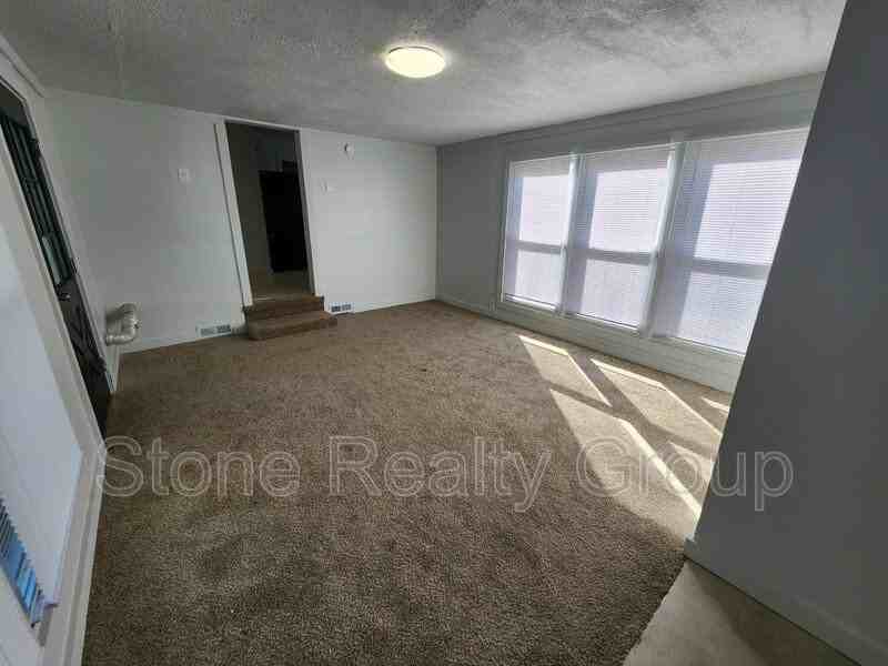 624 View Ave - Photo 3 of 12
