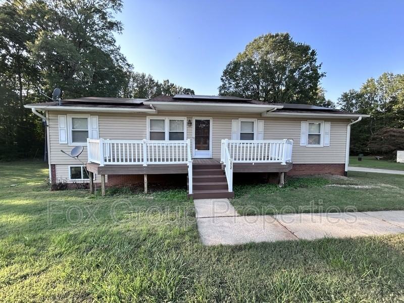202 Timberfield Trl - Photo 2 of 42