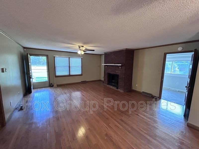 202 Timberfield Trl - Photo 3 of 42