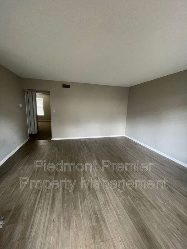 3818 Country Club Rd #D - Photo 2 of 6