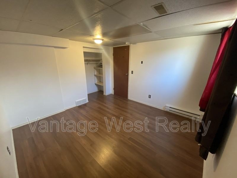 1373 1373 - Photo 4 of 9