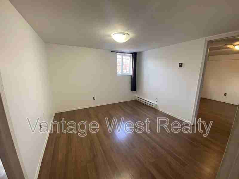 1373 1373 - Photo 7 of 9