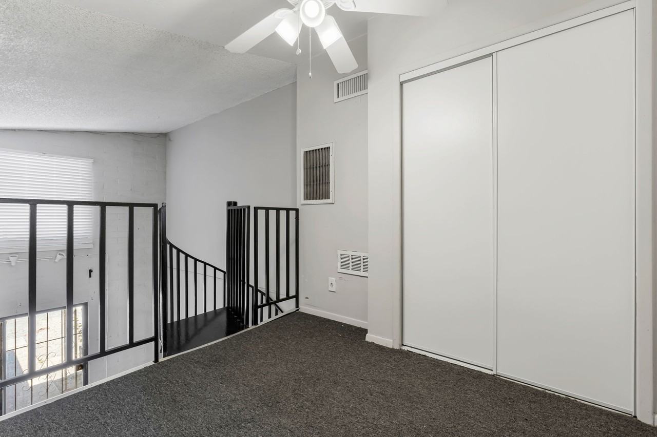 410 E Mcmurray Blvd - Photo 3 of 20