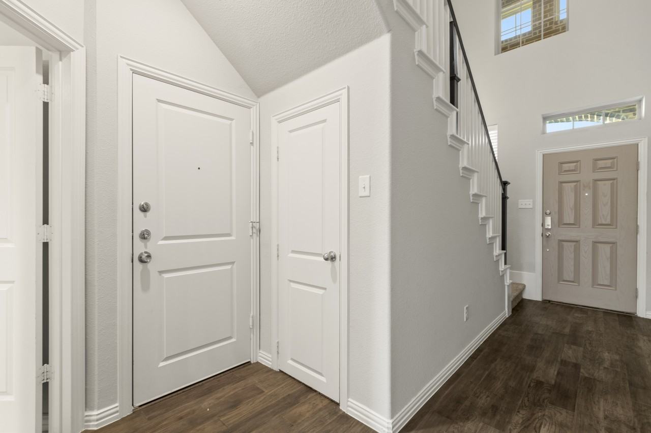 4432 Beaver Ln - Photo 3 of 35