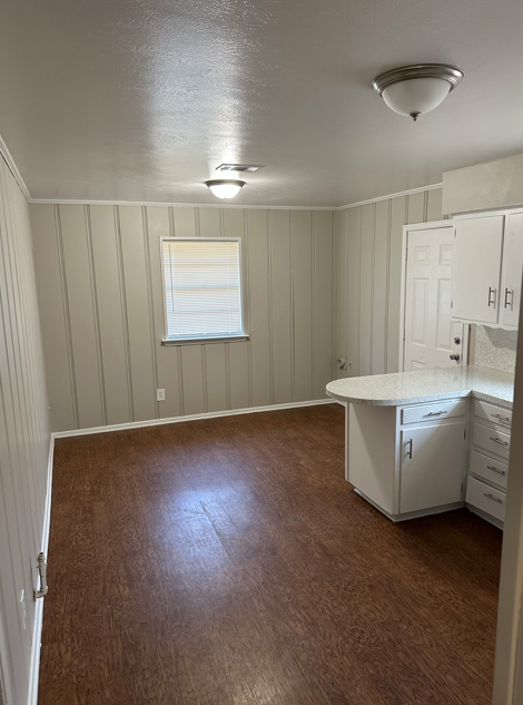 124 Russell St - Photo 7 of 12