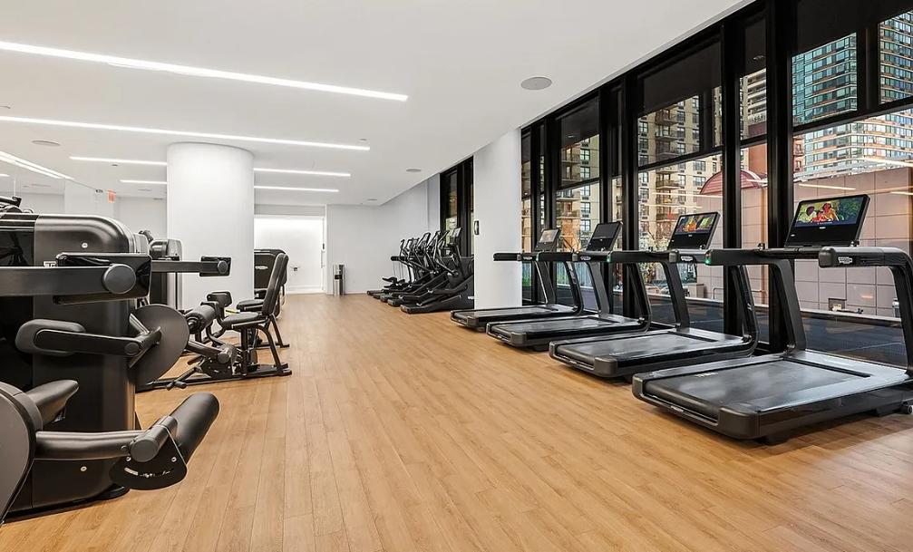 685 East 39th St. #4R - Photo 5 of 15