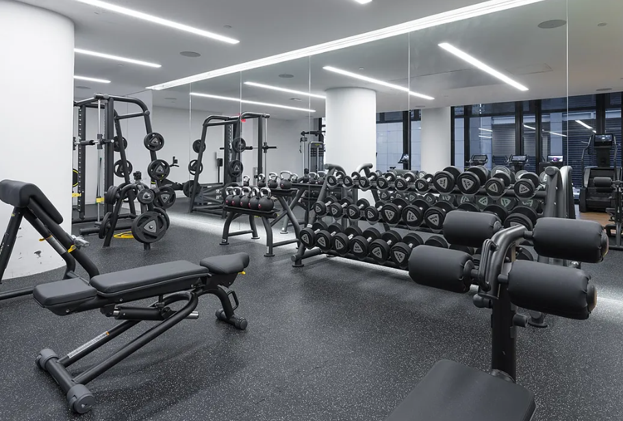 685 East 39th St. #4R - Photo 6 of 15