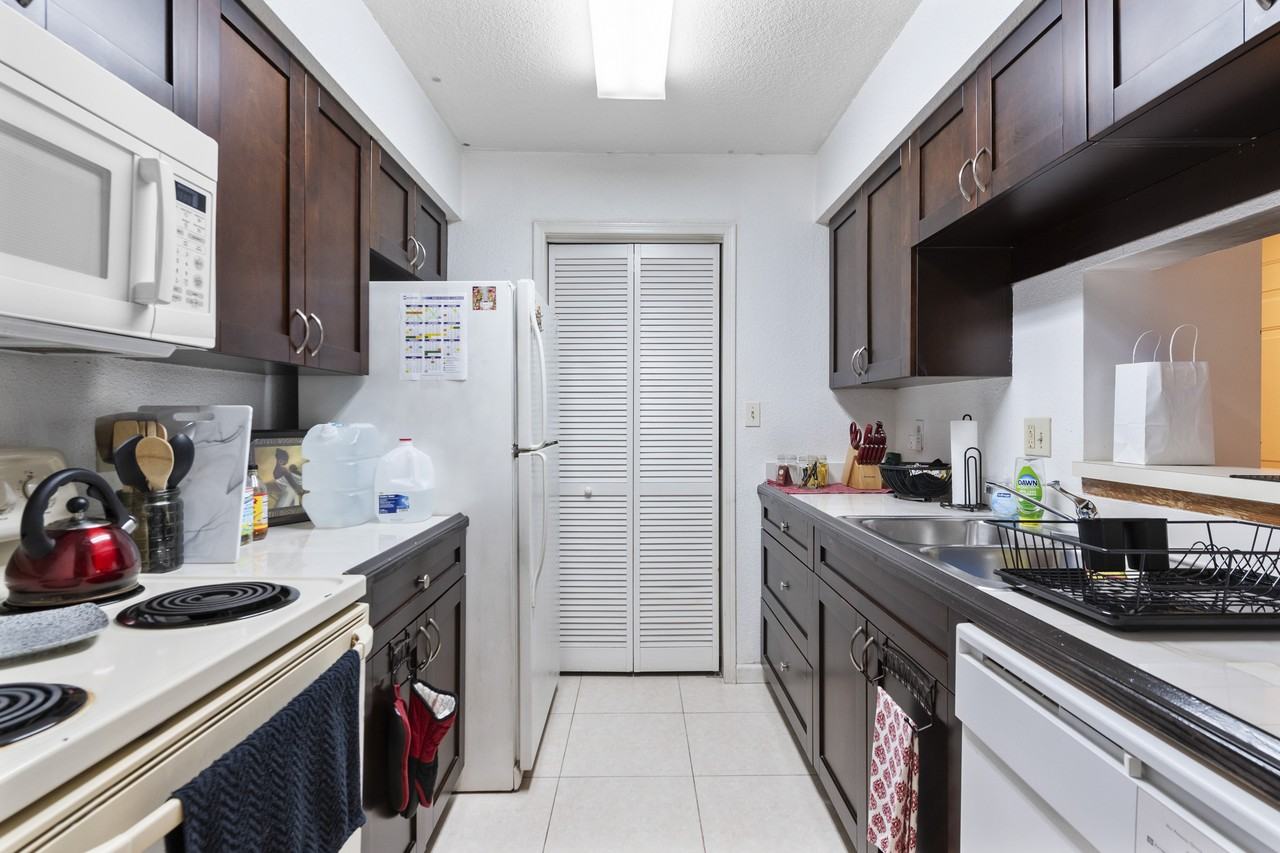 755 Riverside Drive #0000 - Photo 4 of 19