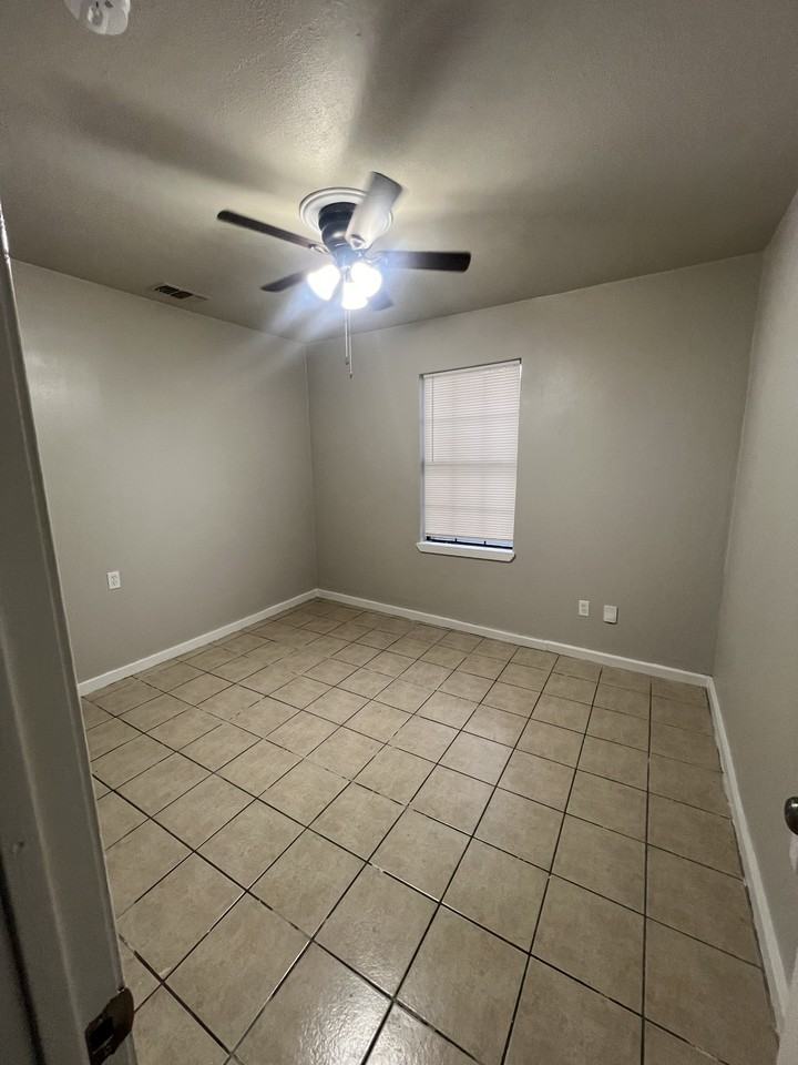 115 Hawthorne #NA - Photo 3 of 8