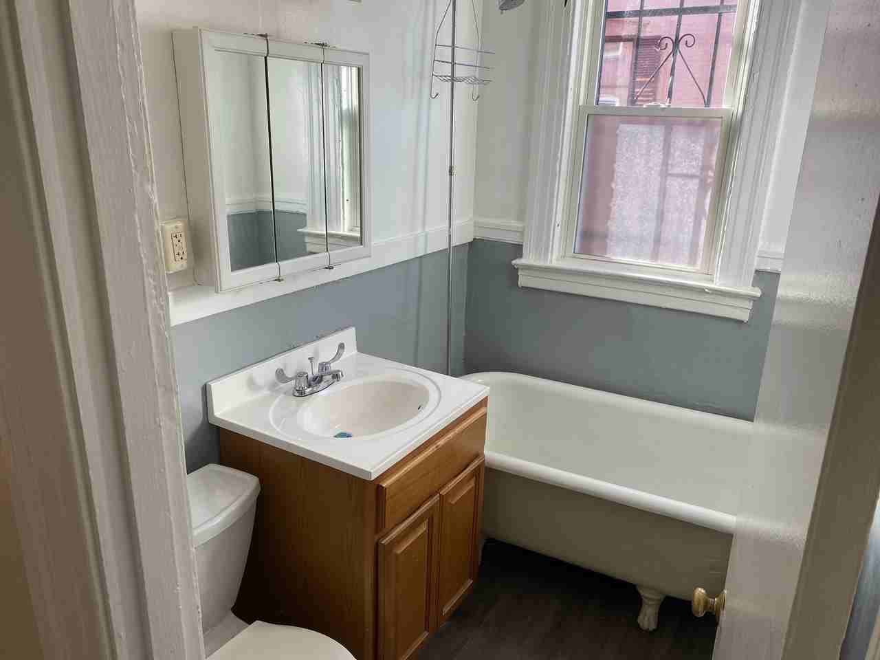 29 Charter Oak Place - Photo 3 of 7