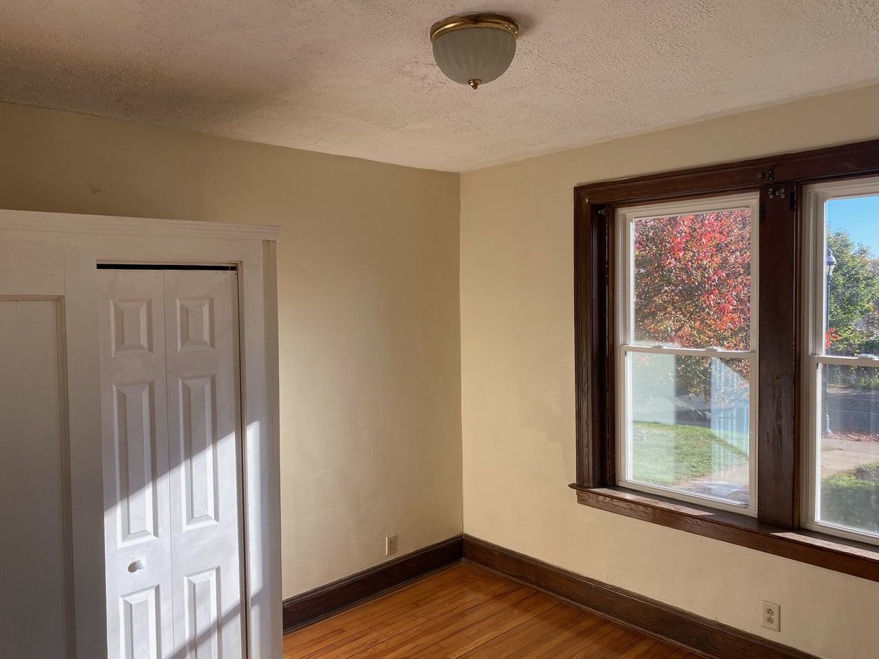 29 Charter Oak Place - Photo 6 of 7