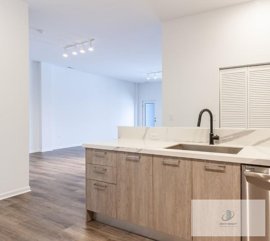 2550 S Wabash Ave #304 - Photo 4 of 16