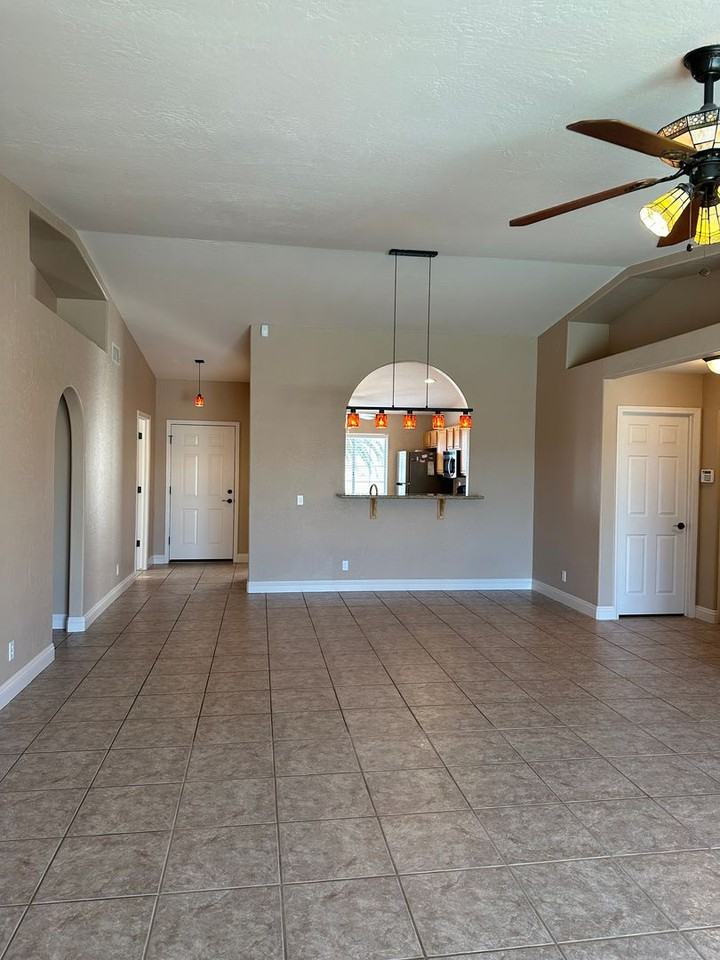 2996 Applewood Dr - Photo 3 of 34