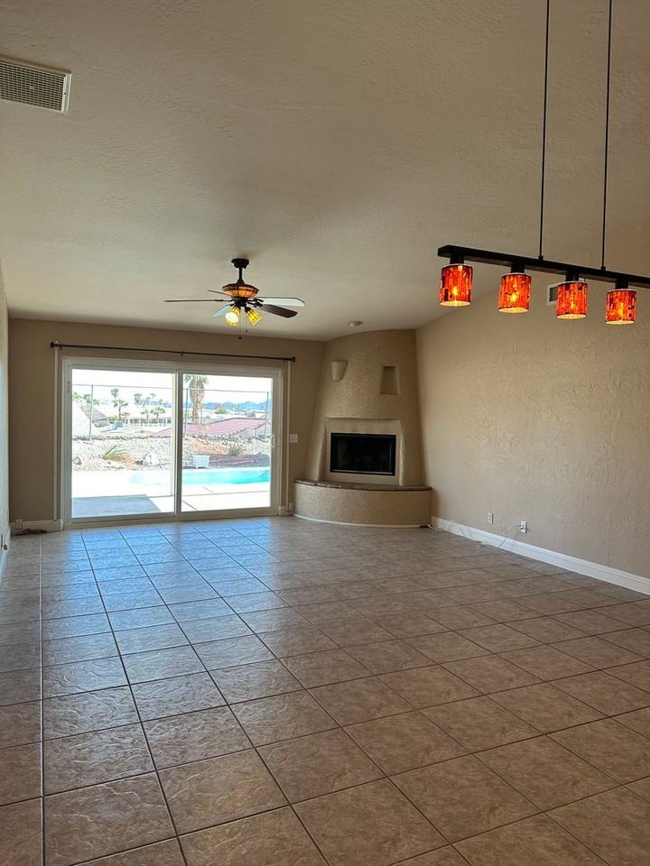 2996 Applewood Dr - Photo 4 of 34