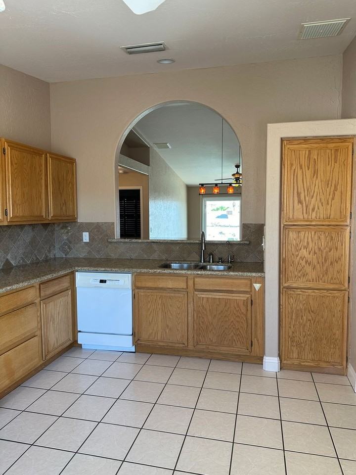 2996 Applewood Dr - Photo 7 of 34